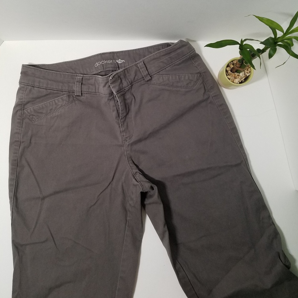 Dockers Women's Straight Leg Trousers: size 8